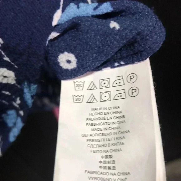 Michael Kors V-neck,zipper detail chest pockets,,long adjustable sleeve,floral - Picture 10 of 11